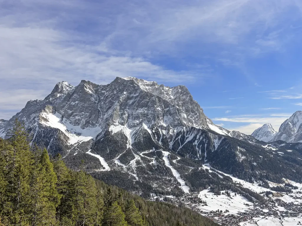 Blick auf die Zugspitze in Reutte, Tirol
